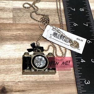 BETSEY JOHNSON - Camera Ready Pendant with chain, NWT